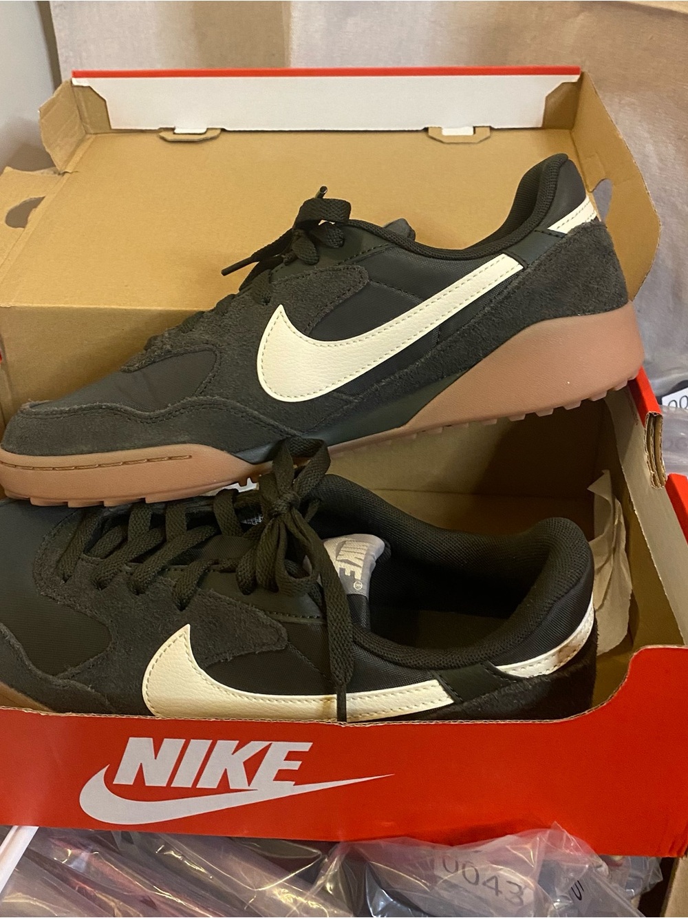 Nike Men’s Forest Green with White Swoosh and Brown Retro Trainer Sneakers